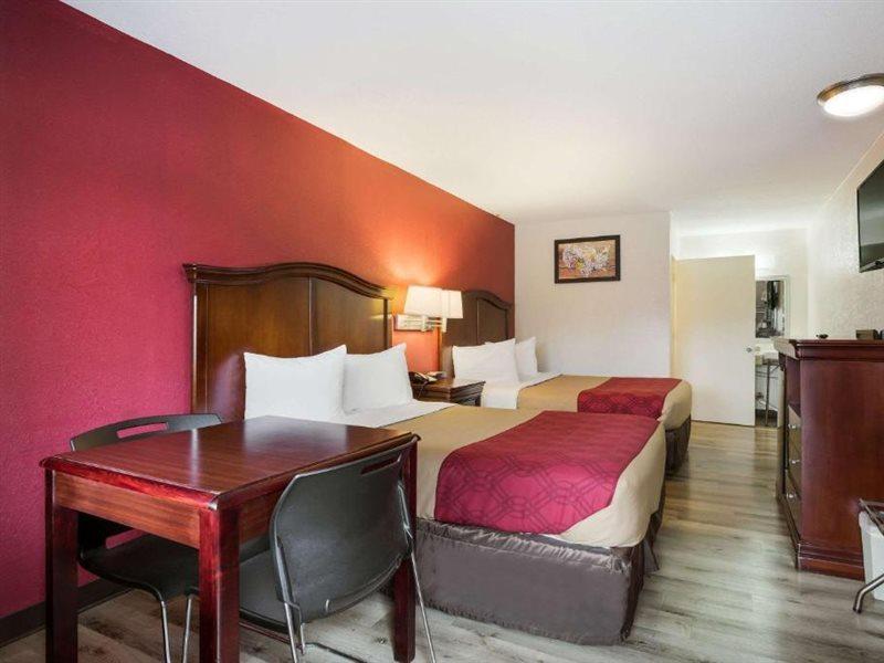 Econo Lodge Historic Area Williamsburg Esterno foto