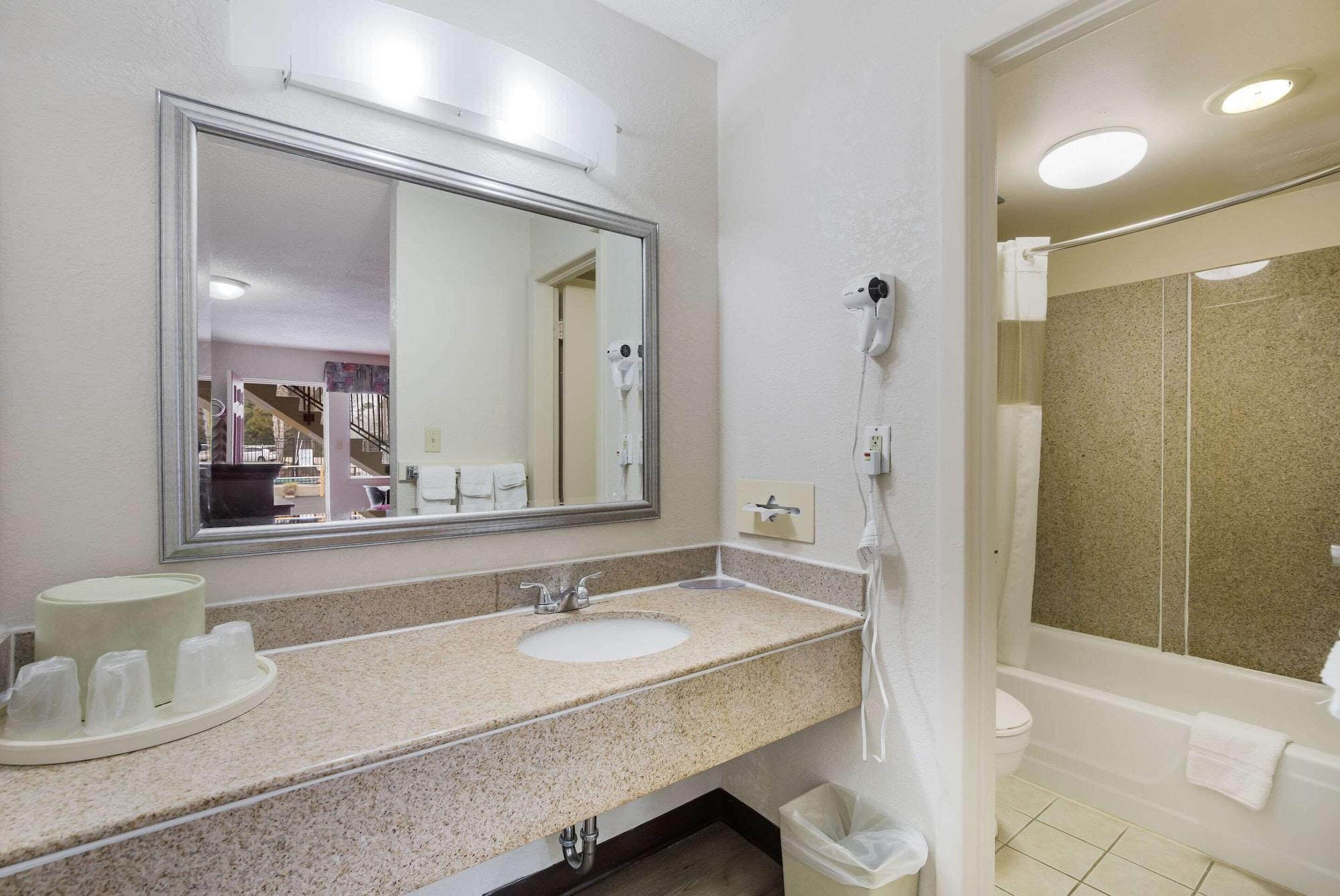 Econo Lodge Historic Area Williamsburg Esterno foto