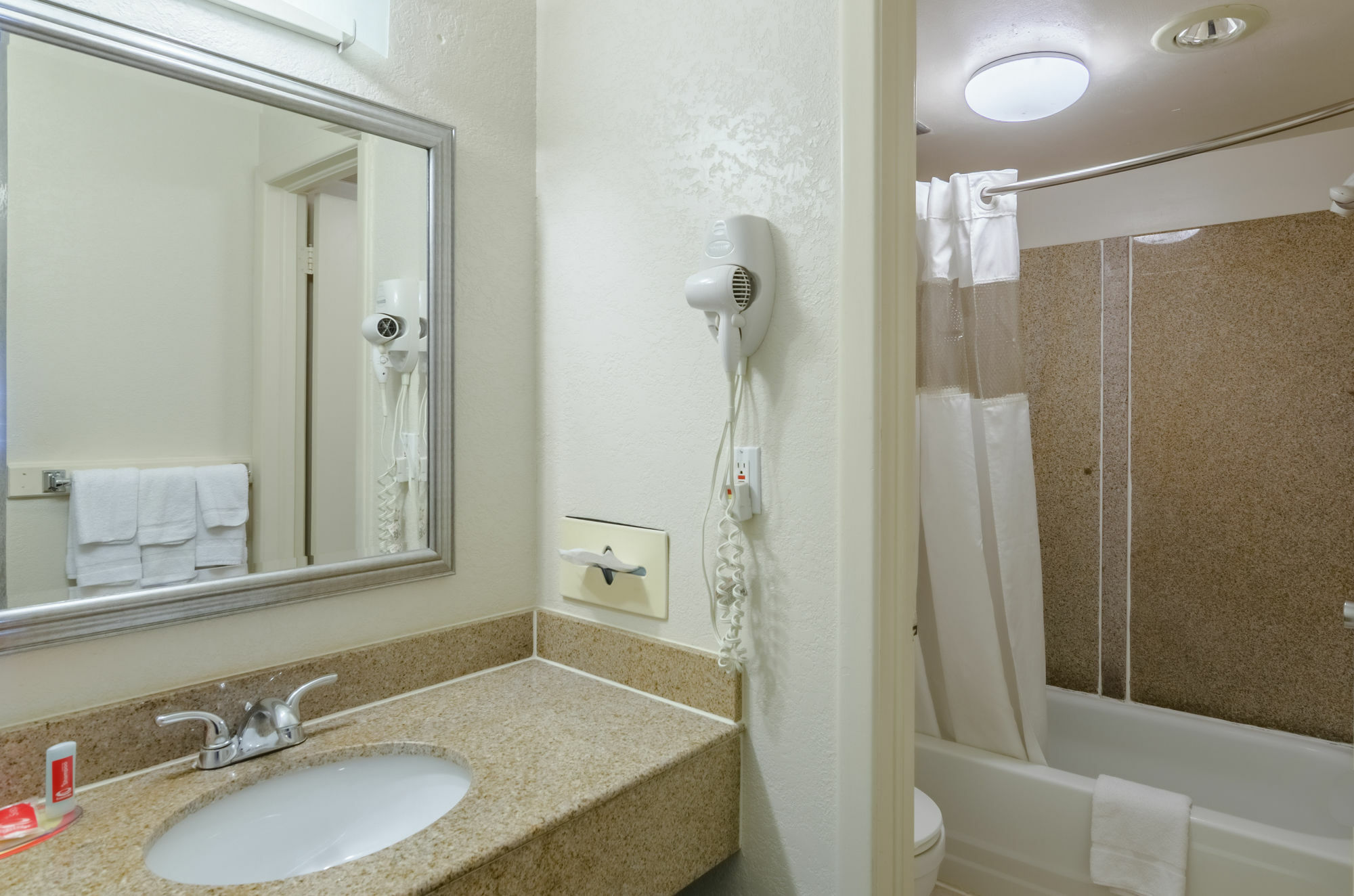 Econo Lodge Historic Area Williamsburg Esterno foto